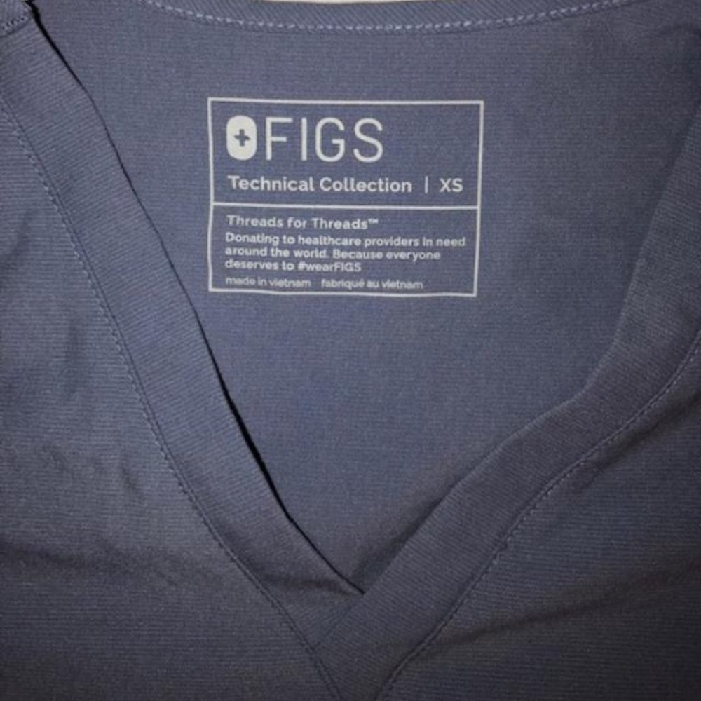 FIGS LIGHT BLUE SCRUB TOP WOMENS XS